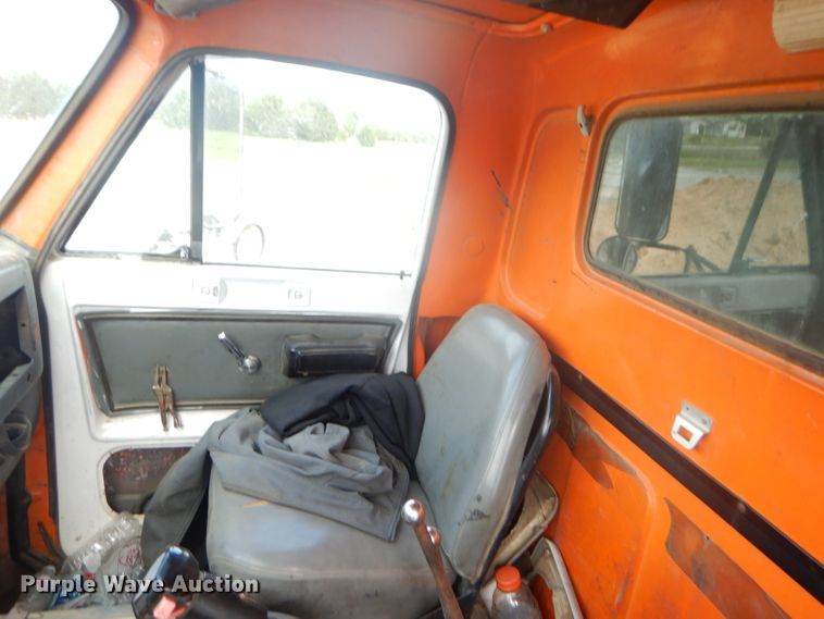 image for item GN9249 1985 GMC Brigadier dump truck