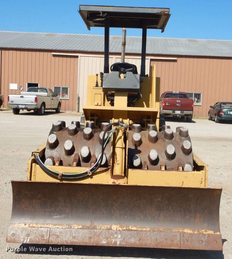 image for item GN9256 1998 Caterpillar CP-433C single drum vibratory roller