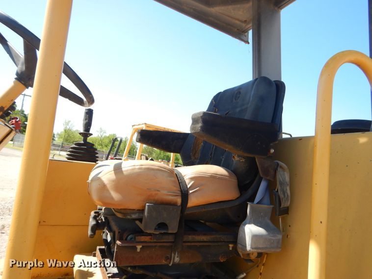 image for item GN9256 1998 Caterpillar CP-433C single drum vibratory roller