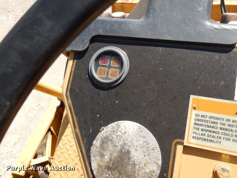 image for item GN9256 1998 Caterpillar CP-433C single drum vibratory roller