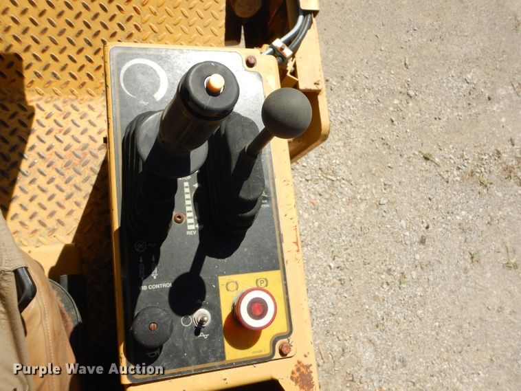 image for item GN9256 1998 Caterpillar CP-433C single drum vibratory roller