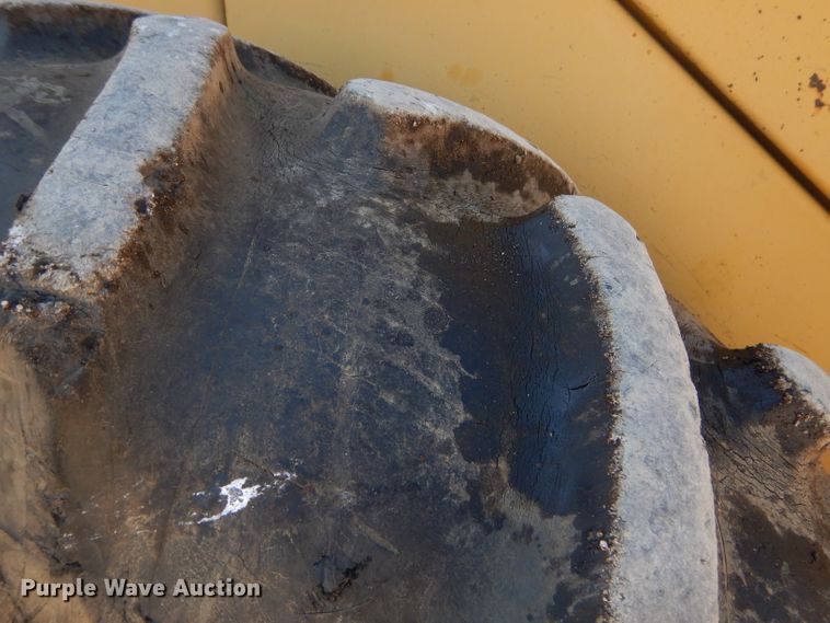 image for item GN9256 1998 Caterpillar CP-433C single drum vibratory roller