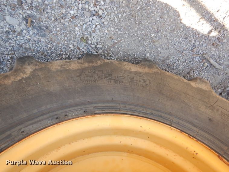 image for item GN9256 1998 Caterpillar CP-433C single drum vibratory roller