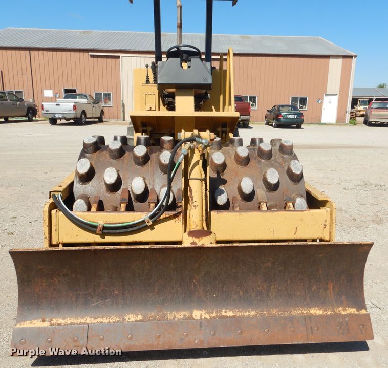 image for item GN9256 1998 Caterpillar CP-433C single drum vibratory roller