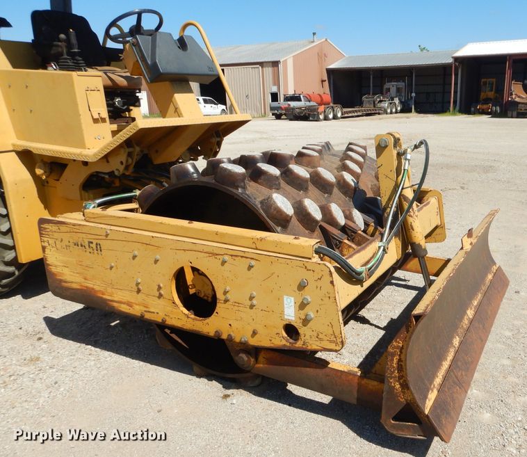 image for item GN9256 1998 Caterpillar CP-433C single drum vibratory roller