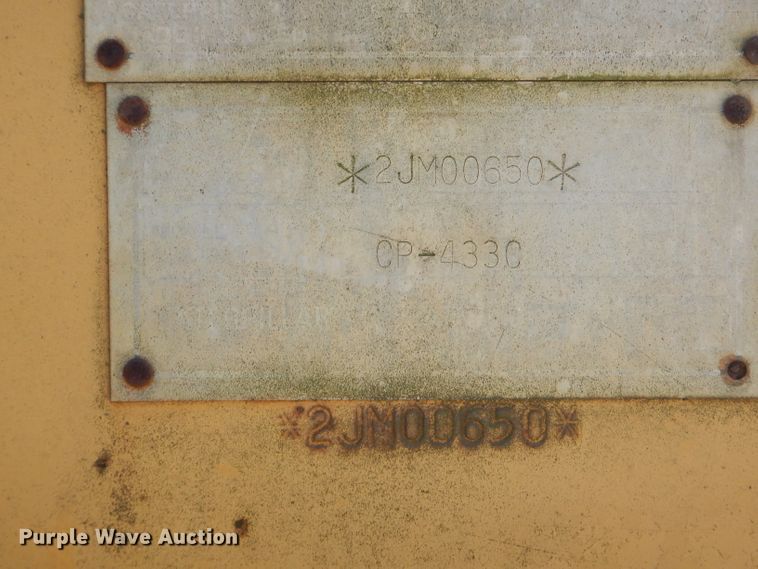 image for item GN9256 1998 Caterpillar CP-433C single drum vibratory roller