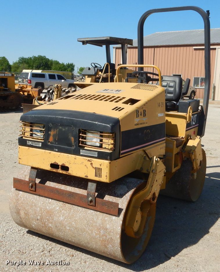 image for item GN9257 1996 Caterpillar CB224C vibratory double drum roller