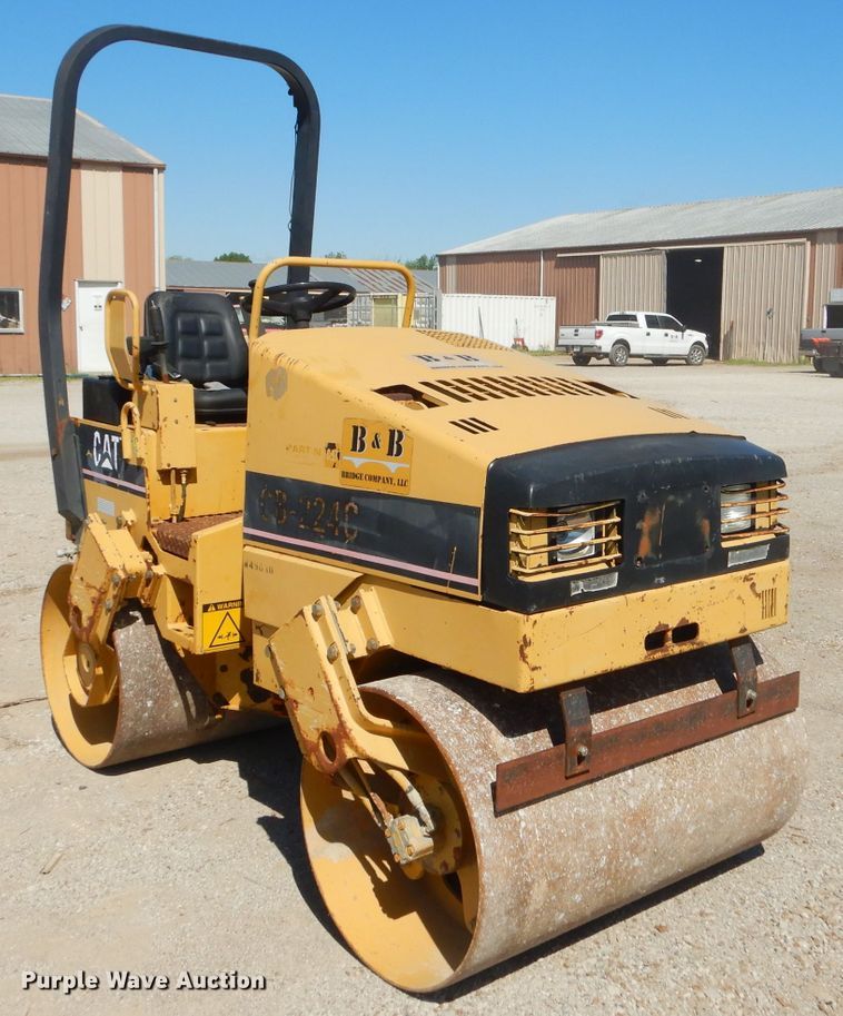 image for item GN9257 1996 Caterpillar CB224C vibratory double drum roller