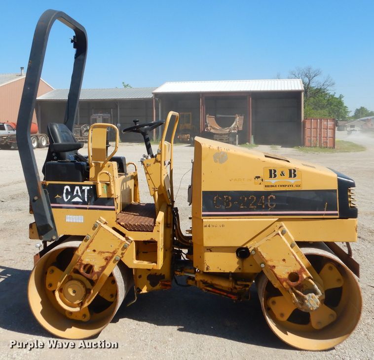 image for item GN9257 1996 Caterpillar CB224C vibratory double drum roller