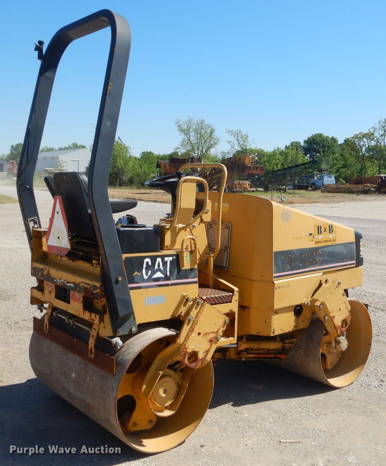 image for item GN9257 1996 Caterpillar CB224C vibratory double drum roller