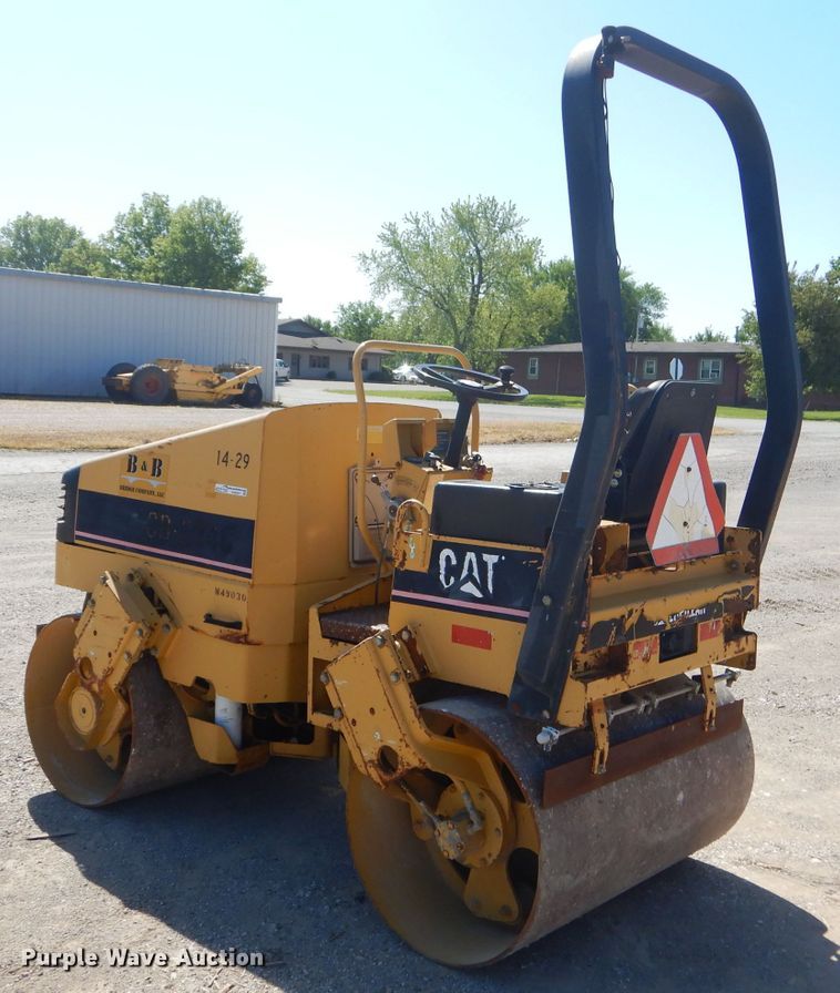 image for item GN9257 1996 Caterpillar CB224C vibratory double drum roller