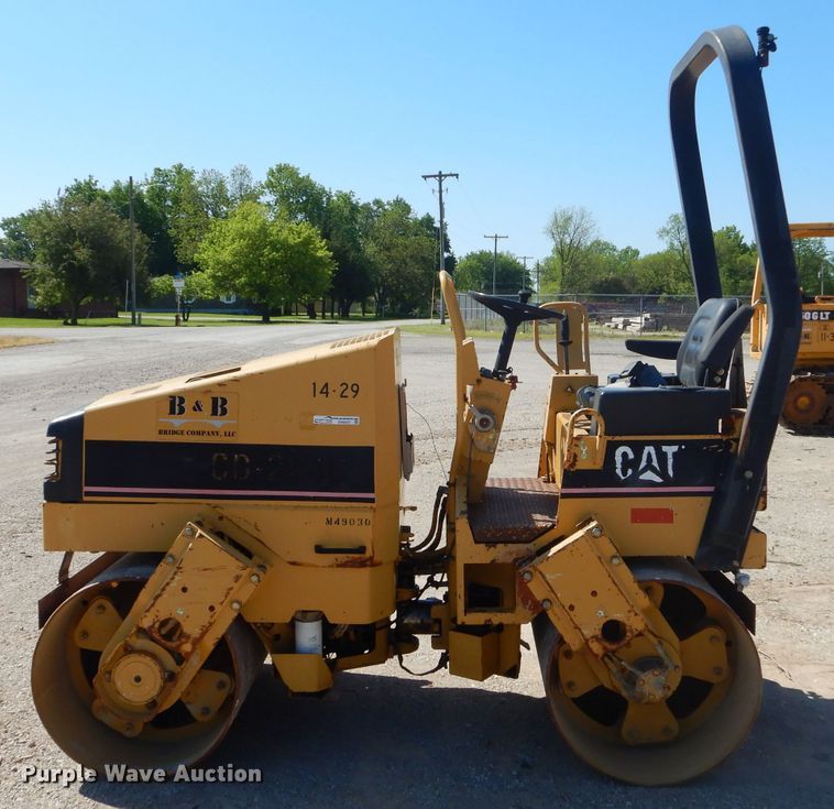 image for item GN9257 1996 Caterpillar CB224C vibratory double drum roller