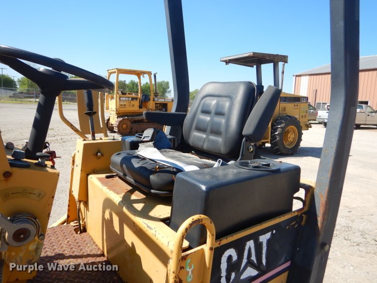 image for item GN9257 1996 Caterpillar CB224C vibratory double drum roller