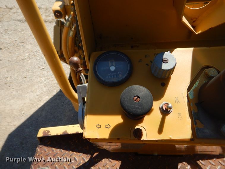 image for item GN9257 1996 Caterpillar CB224C vibratory double drum roller