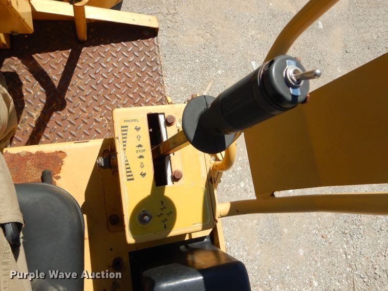 image for item GN9257 1996 Caterpillar CB224C vibratory double drum roller