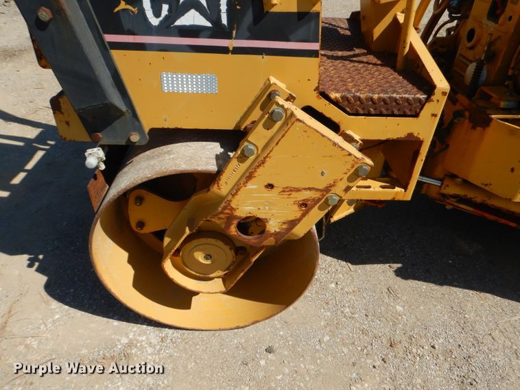 image for item GN9257 1996 Caterpillar CB224C vibratory double drum roller