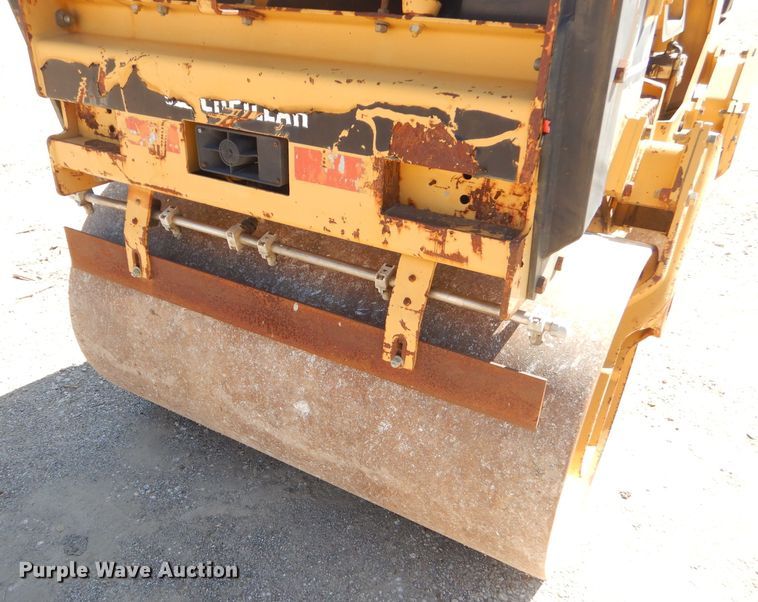 image for item GN9257 1996 Caterpillar CB224C vibratory double drum roller