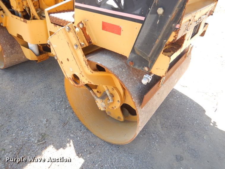 image for item GN9257 1996 Caterpillar CB224C vibratory double drum roller