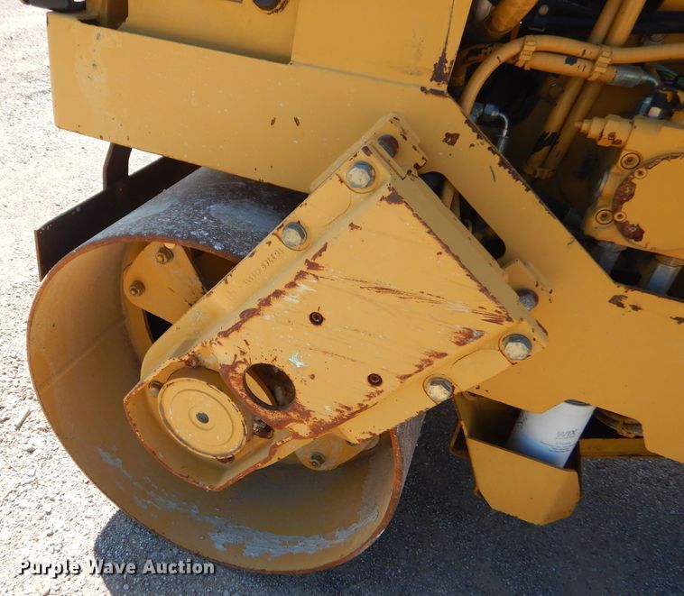 image for item GN9257 1996 Caterpillar CB224C vibratory double drum roller