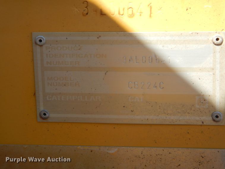 image for item GN9257 1996 Caterpillar CB224C vibratory double drum roller