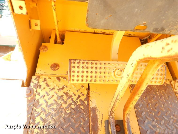 image for item GN9258 1995 John Deere 450G LT  crawler dozer