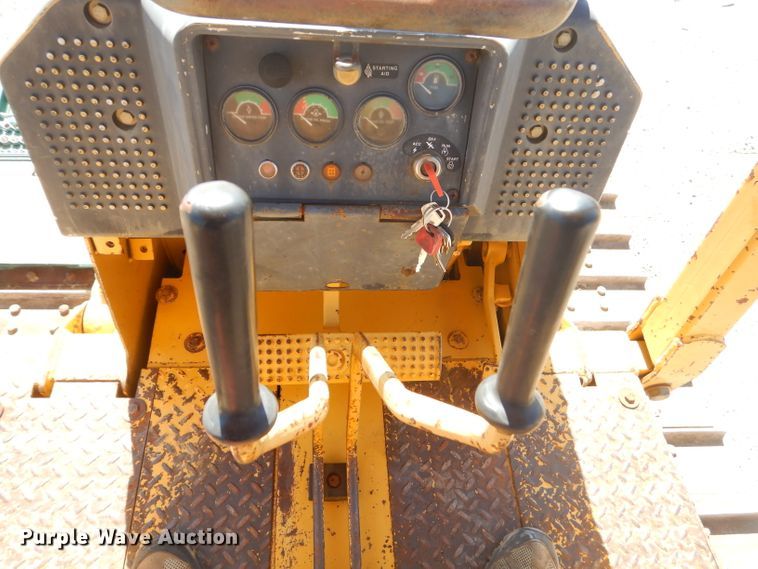 image for item GN9258 1995 John Deere 450G LT  crawler dozer