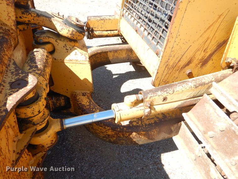 image for item GN9258 1995 John Deere 450G LT  crawler dozer