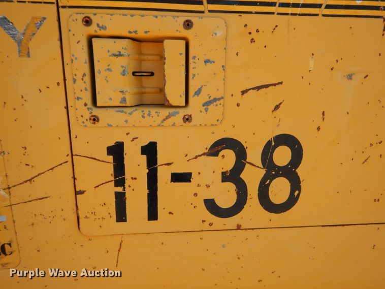 image for item GN9258 1995 John Deere 450G LT  crawler dozer