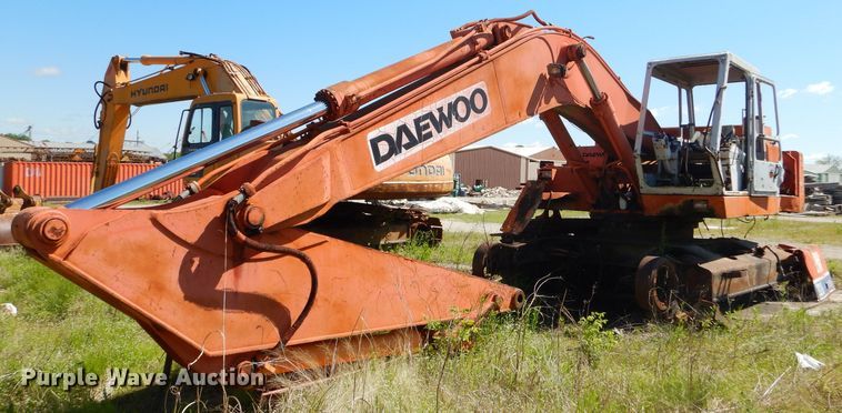 image for item GN9260 1994 Daewoo DH320  excavator