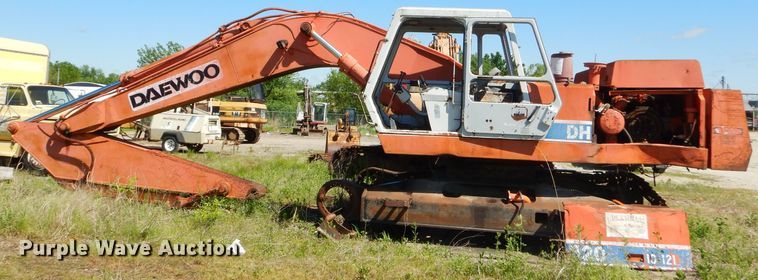 image for item GN9260 1994 Daewoo DH320  excavator