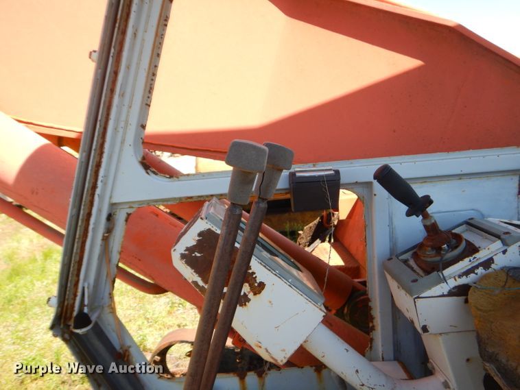 image for item GN9260 1994 Daewoo DH320  excavator