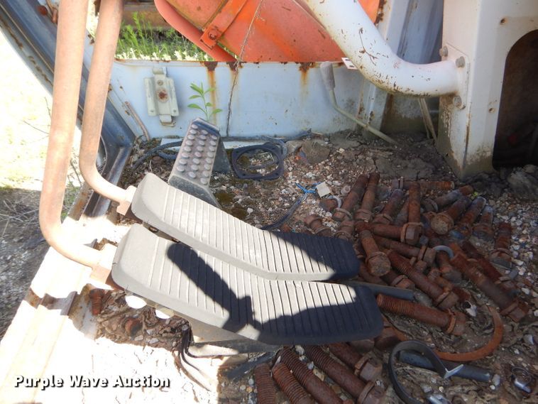 image for item GN9260 1994 Daewoo DH320  excavator