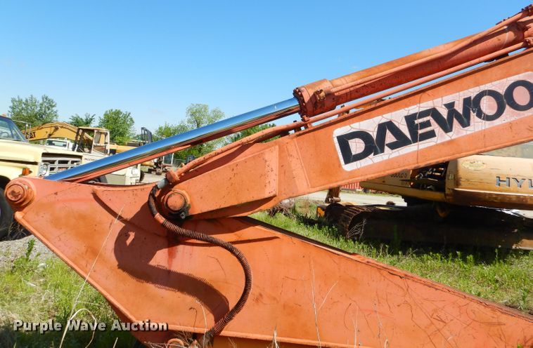 image for item GN9260 1994 Daewoo DH320  excavator