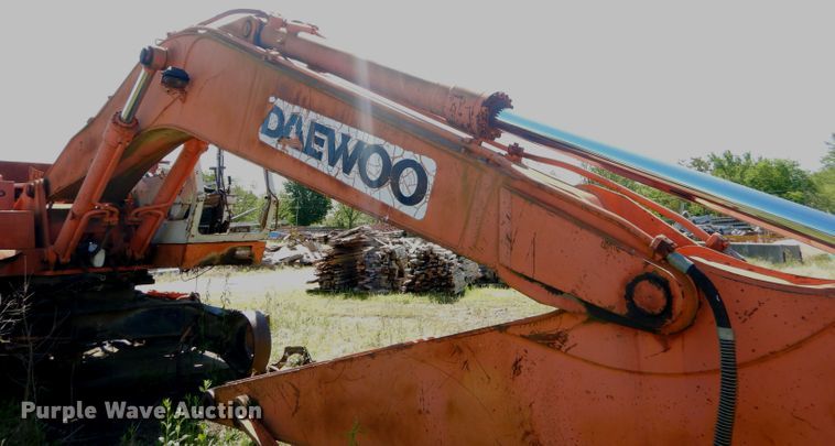 image for item GN9260 1994 Daewoo DH320  excavator