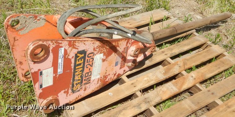 image for item GN9287 Stanley MB-250 hammer