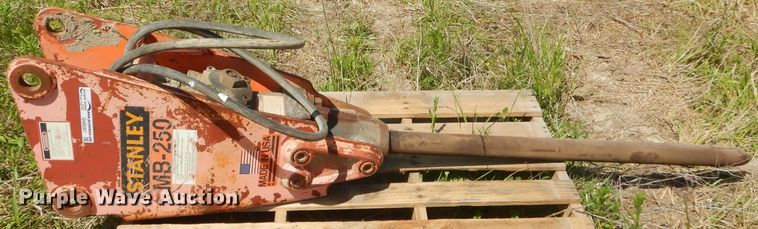 image for item GN9287 Stanley MB-250 hammer