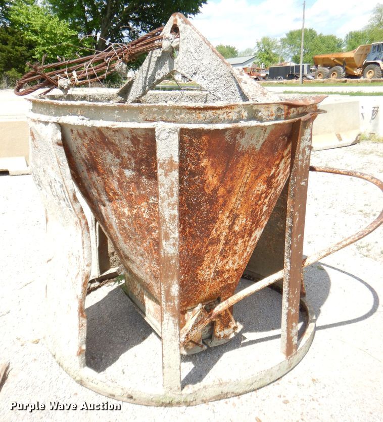 image for item GN9326 Gar Bro concrete bucket