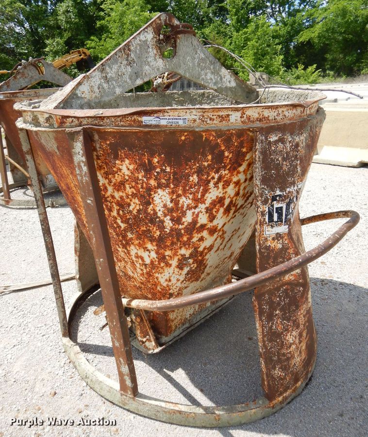 Gar Bro concrete bucket in Saint Paul, KS Item GN9326 sold Purple Wave