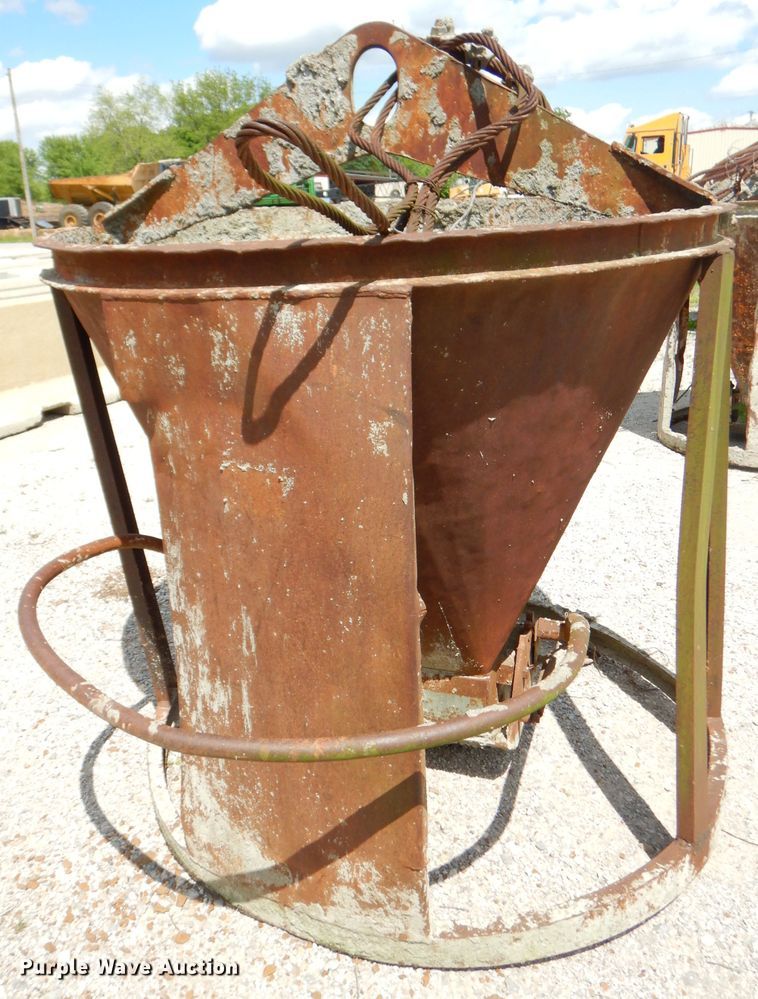 image for item GN9327 Concrete bucket