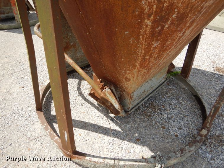 image for item GN9327 Concrete bucket