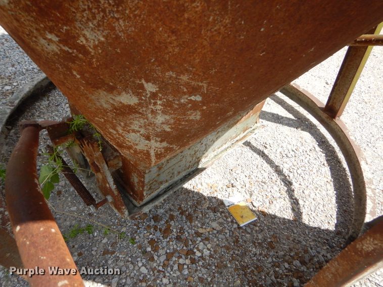 image for item GN9327 Concrete bucket