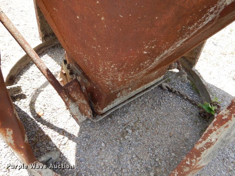 image for item GN9329 Concrete bucket