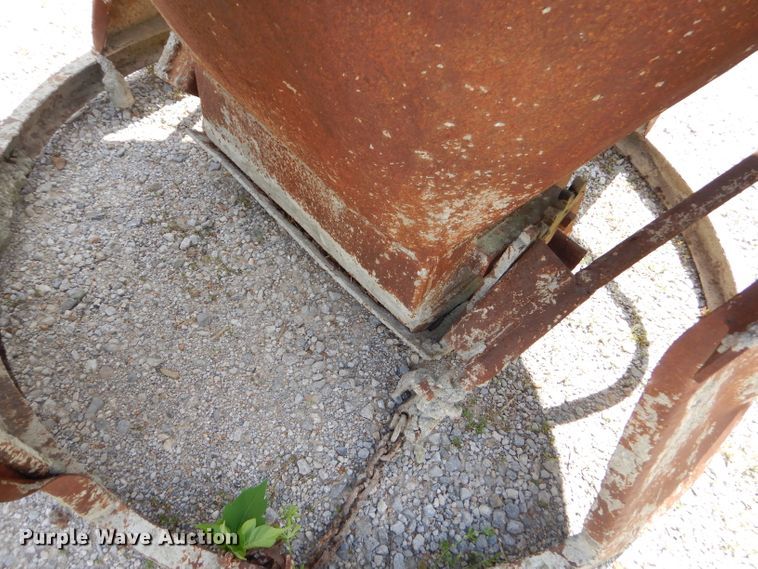 image for item GN9329 Concrete bucket