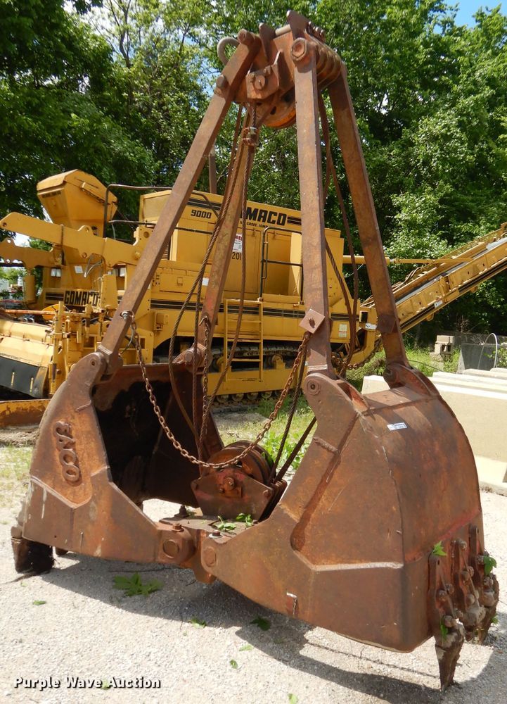 image for item GN9330 Esco clamshell bucket