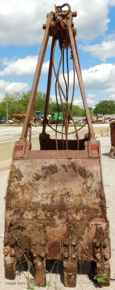 image for item GN9330 Esco clamshell bucket