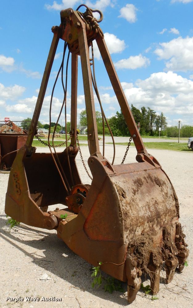 image for item GN9330 Esco clamshell bucket