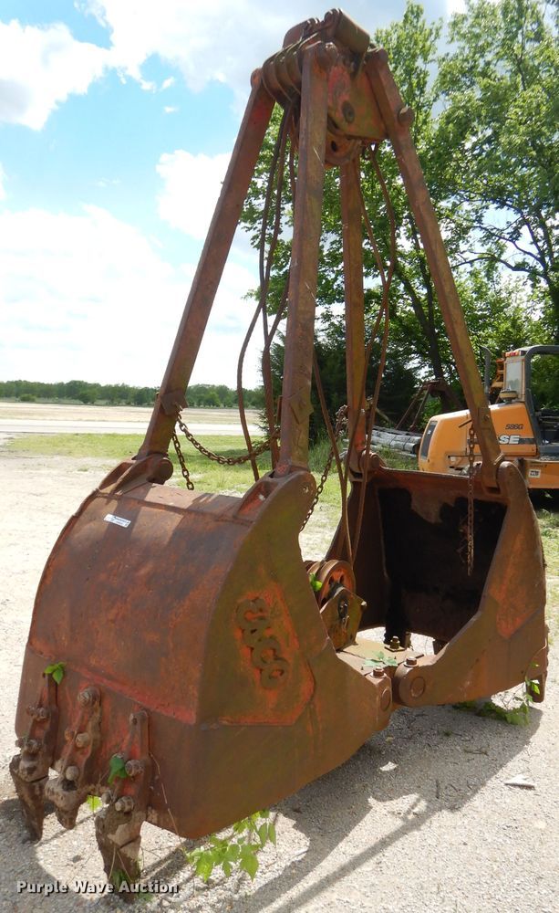 image for item GN9330 Esco clamshell bucket