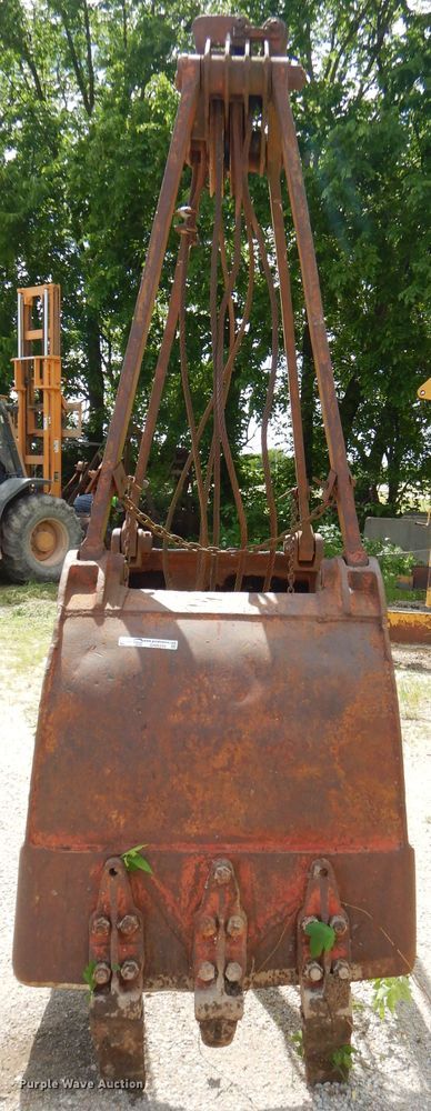 image for item GN9330 Esco clamshell bucket