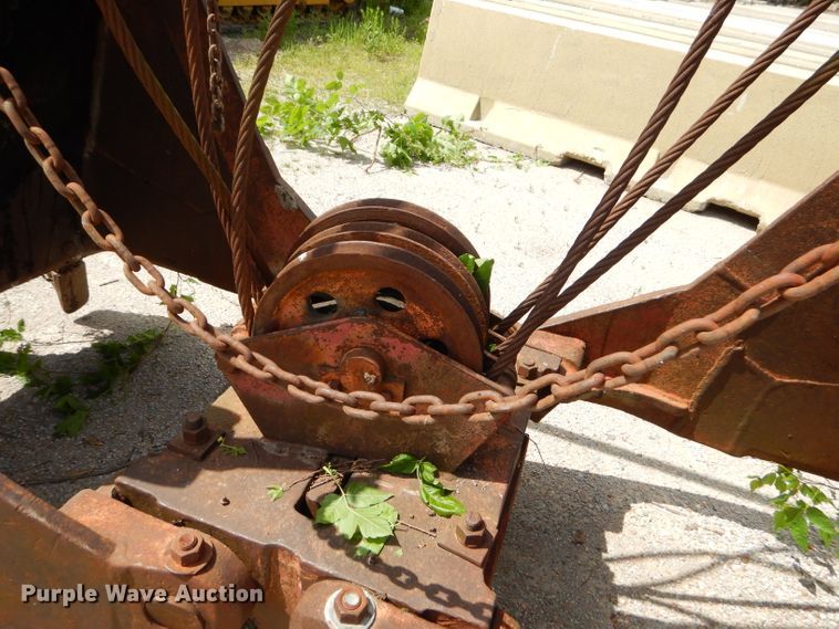 image for item GN9330 Esco clamshell bucket