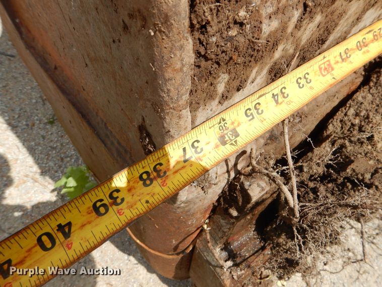 image for item GN9330 Esco clamshell bucket